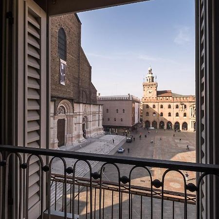 Urbanicooh Asinelli - Balcony On Piazza Maggiore โบโลญญา ภายนอก รูปภาพ