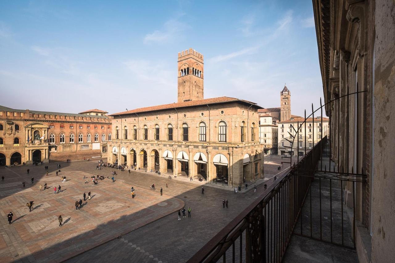 Urbanicooh Asinelli - Balcony On Piazza Maggiore โบโลญญา ภายนอก รูปภาพ
