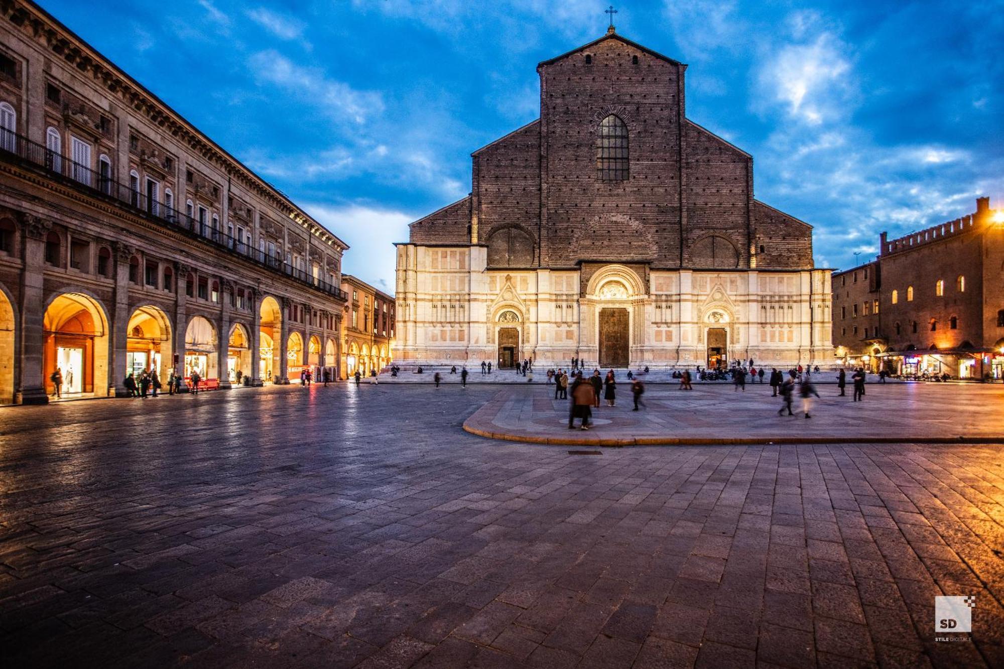 Urbanicooh Asinelli - Balcony On Piazza Maggiore โบโลญญา ภายนอก รูปภาพ